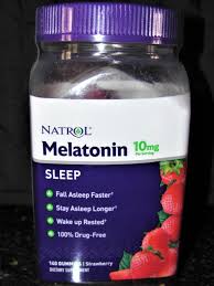 Natrol, Melatonin, Sleep, Strawberry, 10 mg, 140 Gummies (5 mg per Gummy)